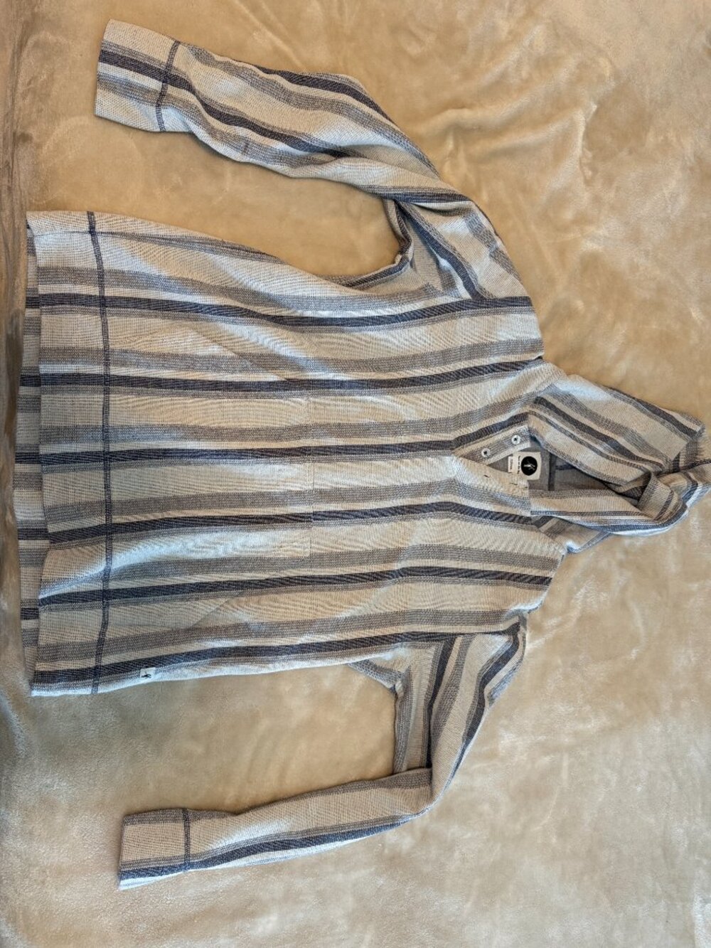 Toes on the Nose Beach Hoodie Henley Blue and White Thin and Light Summer Fit - Picture 9 of 9